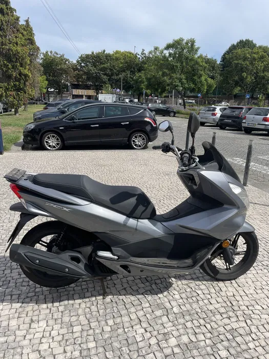 Honda PCX 125 2017 Bom Estado — fotografia 3